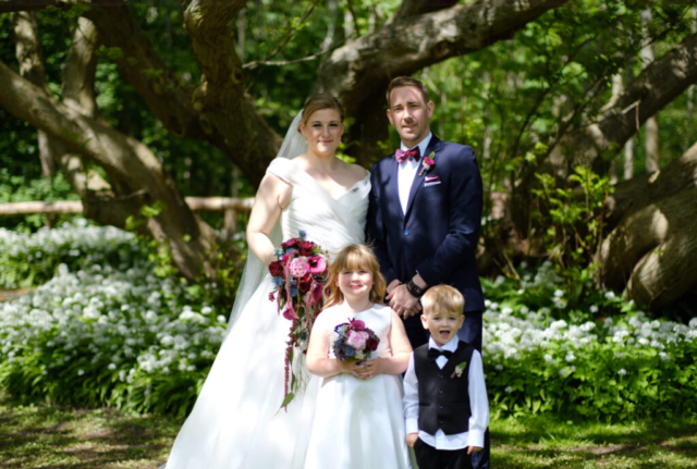 Brudepar og børn (1)