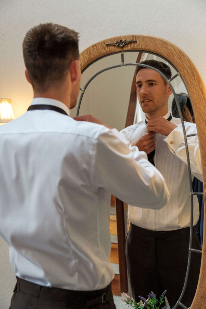 Gom gør sig klar til bryllup